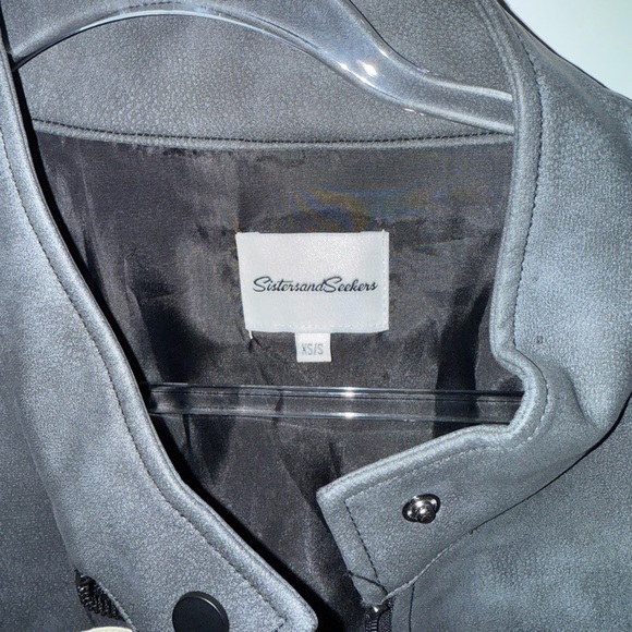 Sisters & Seekers Vegan Leather Vegan Grandpa Biker Jacket - Picture 4 of 5